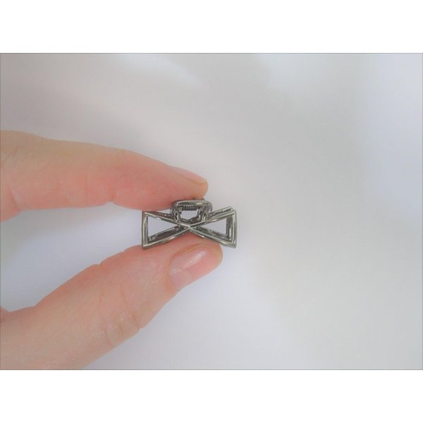 Generic Tiny small dark silver tone bow shaped metal hair claw clip