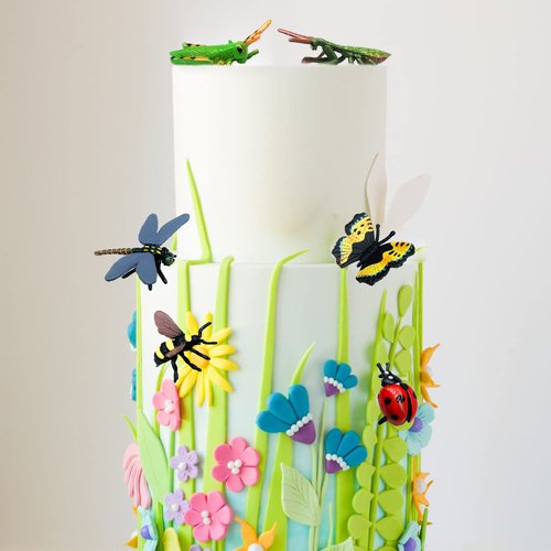 Higherbros 12 PCS Realistic Insect Animal Figurines, Assorted Plastic Bug Animal Toys Set for Birthday Cake Topper, Garden Decoration, Party Favors, Kids School Project