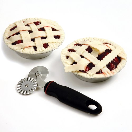 Norpro Grip-EZ Pastry/Ravioli Wheel, 7″ x 3″ x .75″, Black