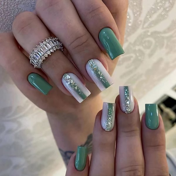 BABALAL Square Press on Nails Medium Green St Patricks Day Fake Nails White Shiny Glue on Nails 24Pcs Squoval Acrylic Nails for Women and Girls