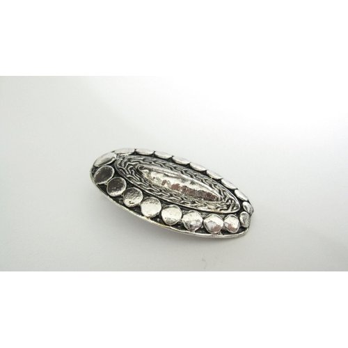 Chunky silver metal native looking alligator hair clip barrette