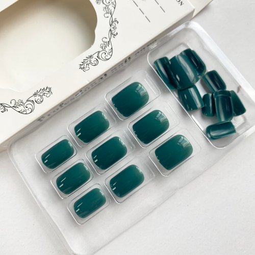 Green Press on Nails Extra Short Fake Nails Square Shape Stick on Nails Short False Nails Full Cover Acrylic Nails Solid Color Nail Tips Artificial Nails Glossy Glue on Nails for Women Decorations