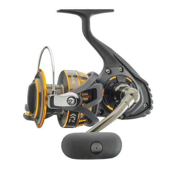 Daiwa Saltwater Spinning Reel, Black/gold (Model May Vary)