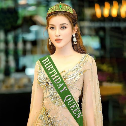 Tiaras for Women,Birthday Sash for Women,Birthday Queen Sash,Birthday Sash and Crown,Birthday Sash and Tiara for Women,Birthday Tiara for Women,Queen Crown,Green birthday decorations,Green crown