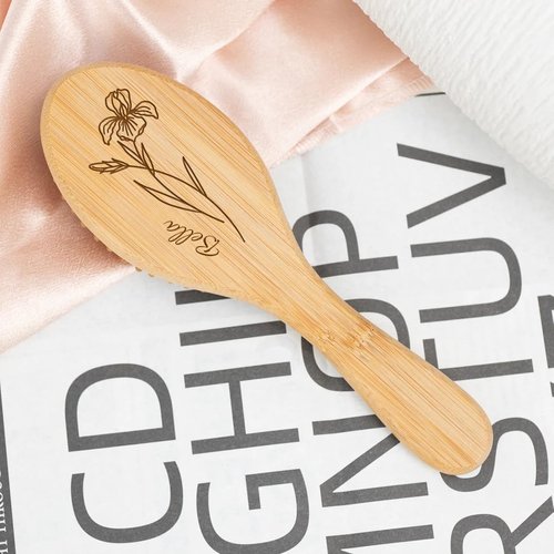 Generic Personalized Bamboo Brushes for Women Custom Name Hair Brush Bridesmaid Hairbrush Detangling Brush For Curly Hair Thick Hair Birthday Gift for Wife Mom Grandma Friends Sister Her