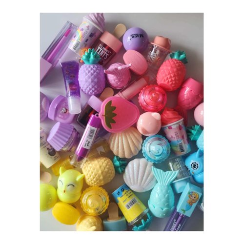 Glam Lux Beauty Bundle Lip Gloss, Lip Tint, Mood Lipstick Lippie Balm, Mixed Bulk Italia Deluxe, Variety Set Random Party Favors Novelty, Gifts For Girls, Teens, & Women (Random, 12 PCS)