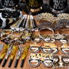 DMIGHT New Years Eve Party Supplies 2025, New Years Decorations, Party Favors Including Ballons, Banner, Top Hats, Headband Tiaras, Horns, Squawkers, Glasses, Leis Necklaces