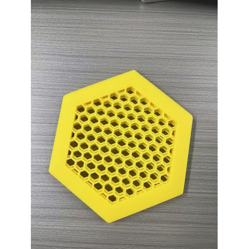 4-Pack Floating Bee Watering Station for Garden, Honeycomb Design Yellow Foam Islands for Safe Pollinator Hydration, Bee Bath and Butterfly Waterer for Outdoor Decoration
