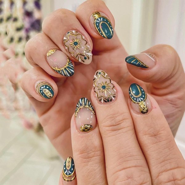 Short Almond Press on Nails Star Fake Nails French Tip False Nails with Designs Glue on Nails Artificial Acrylic Nails for Women Manicure Art 24 Pcs