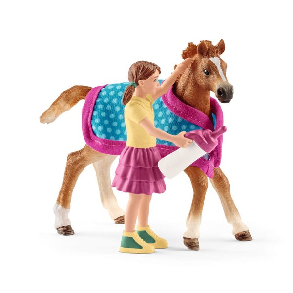 Schleich Horse Club, Horse Toys for Girls and Boys, Sarah's Camping Adventure Horse Set with Horse Toy, 12 Pieces