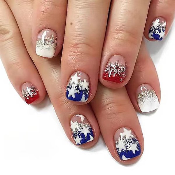 24Pcs Independence Day Press on Nails Petite Short Fake Nails Glitter Patriotic Stars Full Cover Design Square False Nails French Tip Glue on Nails 4th of July Artificial Acrylic Nails for Women Decor
