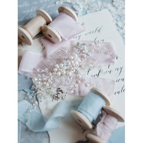 Kercisbeauty Silver Pearl Hair Comb Wedding Side Headband for Brides Bridesmaid Prom Girl Vintage Headpiece Opal Hair Piece