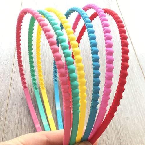 Yazon 12pcs Heart Plastic Headbands for Girls Women Thin Hard Headbands with Teeth for Kids Teens Skinny Hair Headbands
