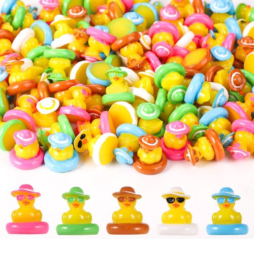 100pcs Mini Resin Cowboy Ducks, Tiny Miniature Ducks with Sunglasses Swim Ring and Beach Hats for Potted Plants Dollhouse Ornament Landscape Cake DIY Craft Party Games Toys Decoration (5 Colors)