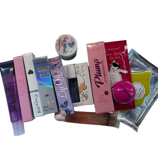 Lip Lover's Lip Kit, Berries and Browns, 10 Lip Products, 1 Lip Scrub, 1 Lip Balm, Several Lip Glosses/Oils, Several Lip Products in The Shades of Berries and Browns, Lipsticks, Lip gloss, Lip Stains