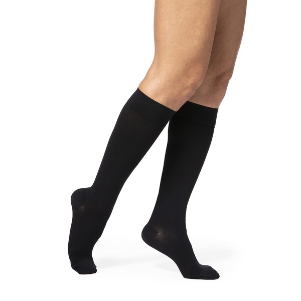 DYNAVEN by Sigvaris Women's Closed Toe Calf-High Compression Socks 15-20mmHg - Moisture-Wicking & Durable for Daily Support - Medium Long - Black