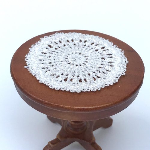 Abaodam 6pcs Dollhouse Table Mat Mini Doilies Mini House Dining Table Cover Miniature Table Mat Placemats Lace Trim Mini Accessories for Dolls Tiny Things Cloth Furniture Ob11 Crafts White