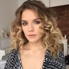 SCENTW Short Layered Ombre Blonde Wavy Bob Wigs for White Women Mid-length Blonde Curly Wig Synthetic Natural Looking Daily Party Wig