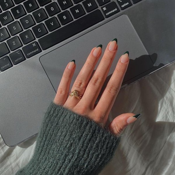 30 PCS Dark Green French Tip Press on Nails Almond Short,SXVME Fake Nails Glue on Nails Medium Short,Gel Nails Acrylic Nails Press ons Medium,Short False Nails Stick on Nails for Women