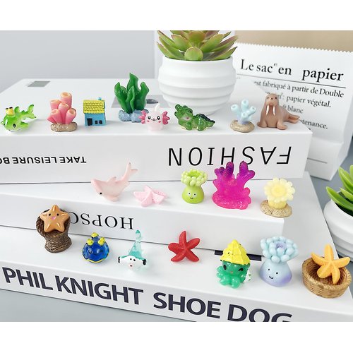 50PCS Mini Ocean Resin Animals, Aquarium Ornaments Decorations, Tiny Miniature Sea Animals Marine Miniature Animals for DIY Fish Tank/Easter Eggs/Christmas Decorations
