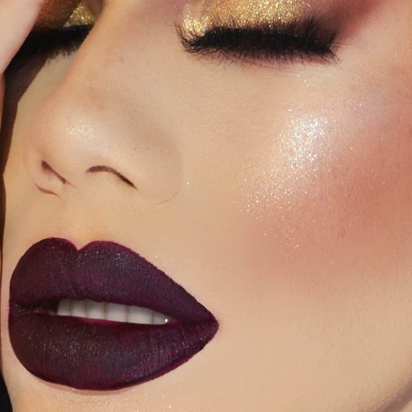 DRAGUN BEAUTY DragunGlass Matte Liquid Lipstick, Burgundy, Hydrating & Comfortable Matte Finish with Jojoba Oil, Vitamin E & Honeysuckle Extract - Vegan, & Cruelty Free (0.15 oz)
