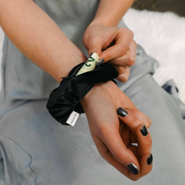 Smunchys Velvet Zipper Pocket Scrunchie for Women | Hidden Zipper Pocket Storage for Cash, Keys, Chapstick | Stocking Stuffers, Holiday Gifts, Birthday Gifts, Bridal Gifts, 1 Pack (Black)