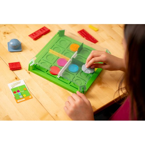 ThinkFun Invasion of the Cow Snatchers - Engaging STEM Logic Game | Ideal for Boys and Girls Aged 6 & Up | Innovative Magnet Maze Puzzle | Skill-Building Brain Teaser