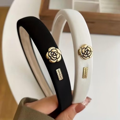 TEBIEKOY 2 Pcs Padded Headbands for Women Fashion Flower Decor Head Bands for Women’s Hair Soft Fabric Headbands Black White Hair Bands for Women's Hair Cute Vintage Head Band