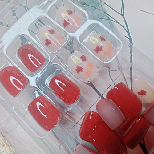 Fall Press on Nails Short Square Fake Nails Maple Leaf with Design, Glossy Full Cover Fake Nails Glitter Reusable Acrylic Nails Stick on Nails Thanksgiving Autumn Medium Square False Nails for Women
