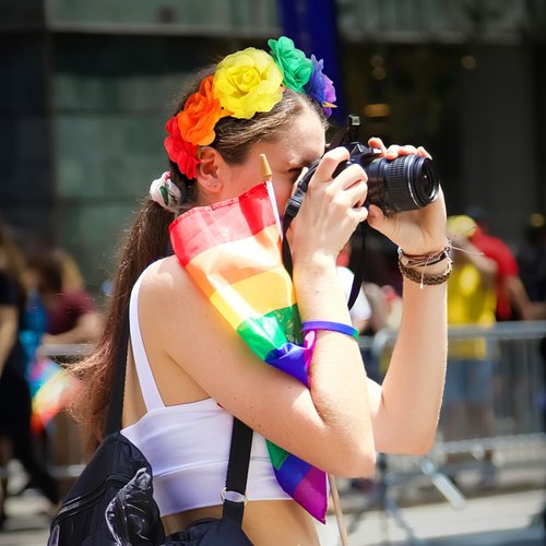 Rainbow Headband Gay Pride Day Rose Flower Crown Rose Flower Headbands for Girls Women Floral Hair Wreath Accessories for LGBTQ Pride Party Decorations Parade Supplies 1PCS