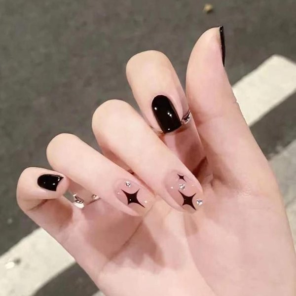 BABALAL Square Press on Nails Short Acrylic Nails Glossy Nails Squoval Black Star Fake Nails 24Pcs Artificial Nails for Women and Girls