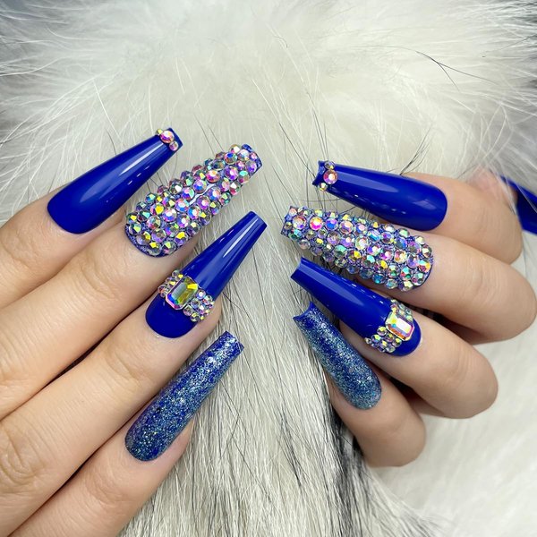 Leuhiove 24 Pcs Blue ​Press on Nail Long Bling Glam Ballerina Flash Diamond Crystal Glossy Fake Nails Coffin Nails Tips，Glitter Rhinestones Gems False Nails Glue on for Women and Girl