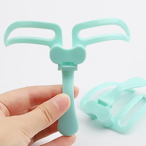 FOMIYES Mold Makeup Eyebrow Stencils Kits Makeup Gadgets Folding Tool Eyebrow Shape Mold Brow Stencils Reusable Handheld Eyebrow Measure Tool Eyebrow Trimming Tool for Women