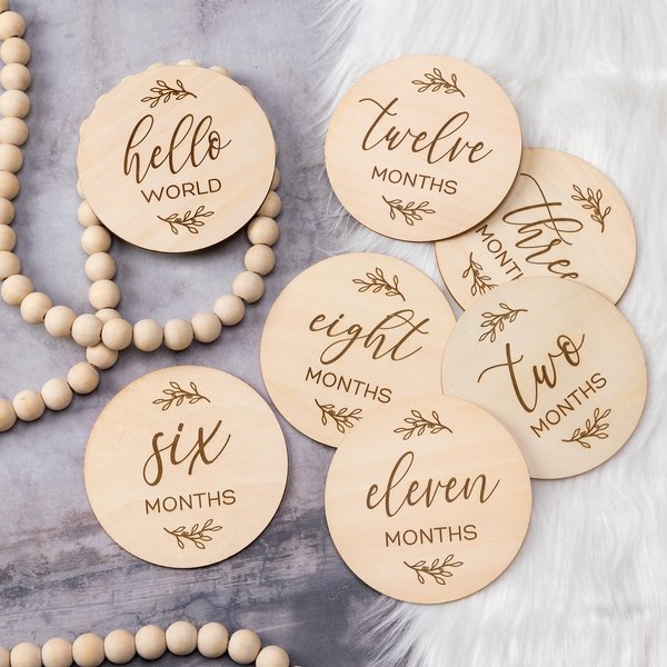 Baby Monthly Milestone Cards Sign - 7 Cute Double Sided Wooden Circles Discs Newborn Memento Milestone to Document Baby's Growth, Pregnancy Journey Sign Baby Boy and Girl Gifts Set