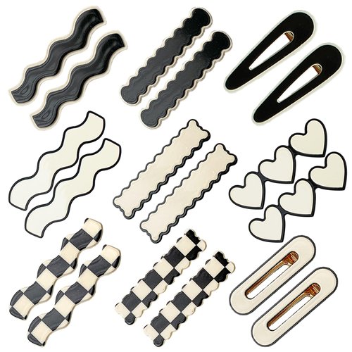 SHEHARUHI 18 PCS Acrylic Cute Checker Hair Clips, Simple Geometric Duckbill Clips, Korean Styling Minimalist Hair Barrettes for Women and Girls Hair Accessories(Black and White)
