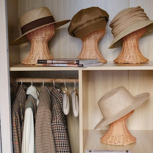 CHADWICK Rattan Mannequin Head Stand, Hat & Wig Display Holder, Handmade Wicker Showcase, Rustic Cap Rack, Stable Base, Unique Vine Woven Design, Ideal for Home, Hair Salon, Lightweight & Durable