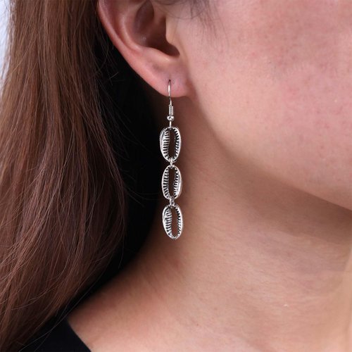 Sttiafay Boho Cowrie Shell Earrings Silver Shell Drop Earrings Vintage Sea Shell Earrings Long Metal Cowrie Earrings Jewelry for Women and Girls