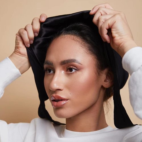 Belsen Satin Bonnet Silk Bonnet Sleep Cap Satin Lined Slouchy Beanie Night Sleeping Hat Adjustable for Curly Hair (Black)