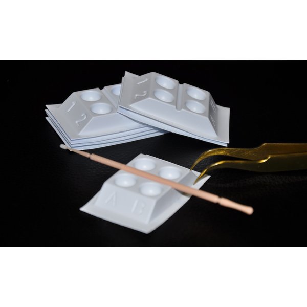 Alluring Disposable Glue Holder with 4 wells/Ahesive Pallet Eyelash Extensions QTY 25#