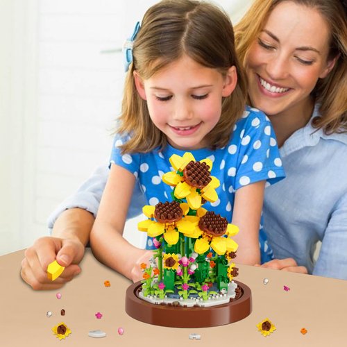 ZYLEGEN Sunflower Bouquets Building Blocks Flower Set,Mini Bricks Building Toys with Glass Dome for Home/Office Desk Décor,Idea Housewarming for Women Adults(553Pcs)