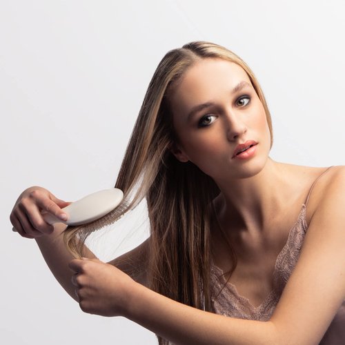 The Hair Edit Cream Smooth & Polish Detangling Hair Brush