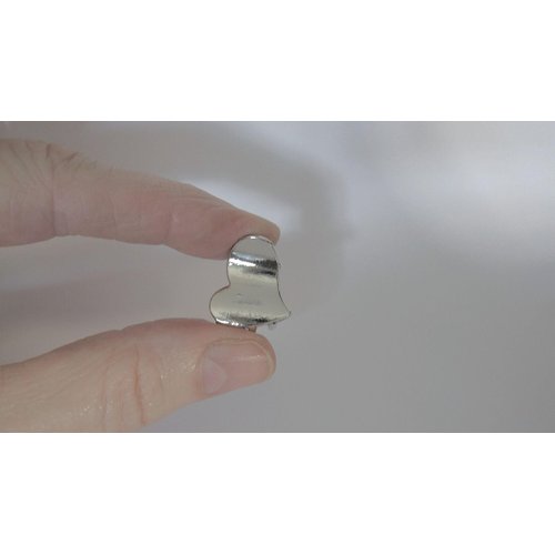Small mini heart silver metal hair claw clip (Clip quantity: 1 clip)