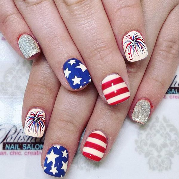 BMKKOT Patriotic Press on Nails Short Fake Nails Independence Day Stars Artificial Glue on Nails Red White Stripes Square False Nails Glitter Fireworks Acrylic Nails for Women 4th of July Manicure