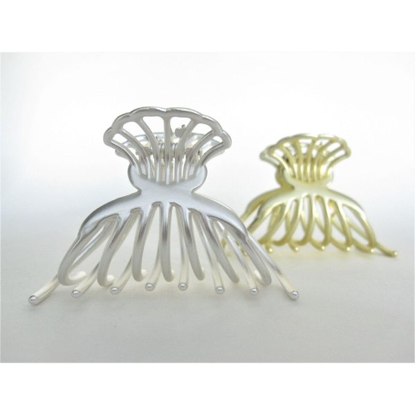 Generic Gold or silver medium sized metal hair claw clip jaw clip (Primary color: Silver), 1 Count (Pack of 1)
