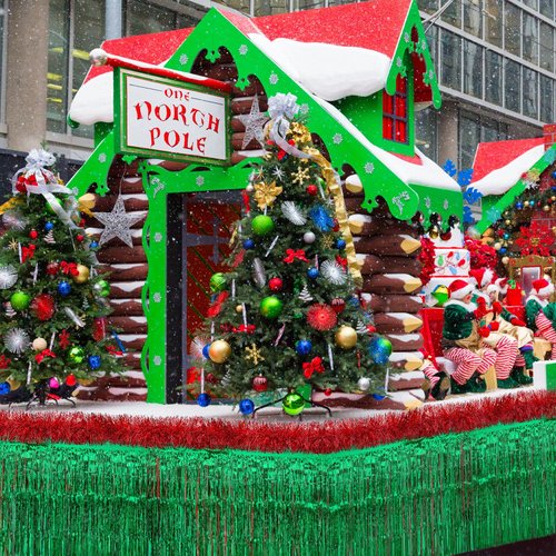 Crowye 10 Pcs St. Patrick's Day Parade Float Decoration Set Include 9.02 x 2.46 ft Foil Fringe Table Skirt 6.56 x 0.3 in Twisted St Patricks Day Garland Banner for Irish(Green with Red)