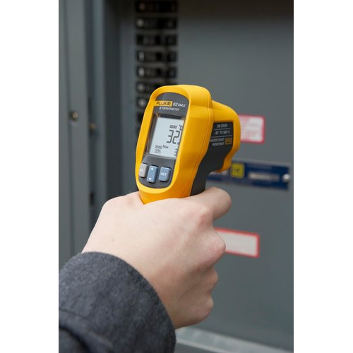 Fluke 62 Max Industrial Infrared Thermometer, -22 to +932 Degree F Range, Single Laser Targeting, 10:1 Distance To Spot Ratio, IP54 Rating, Includes 3 Year Warranty, (Not For Human Temp)