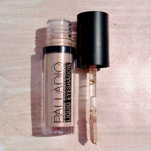 Palladio Liquid Eyeshadow, creamy shimmery formula that instantly adheres to the eyelid with flexible applicator wand for over 8 hours of smudge and crease-proof wear (Pink Pearl)