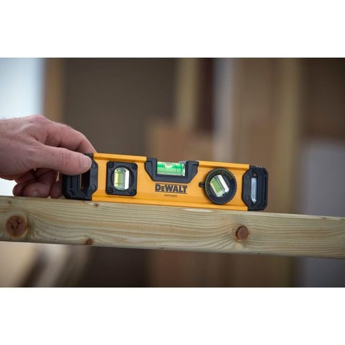 Dewalt DWHT43003 9 in. Magnetic Torpedo Level