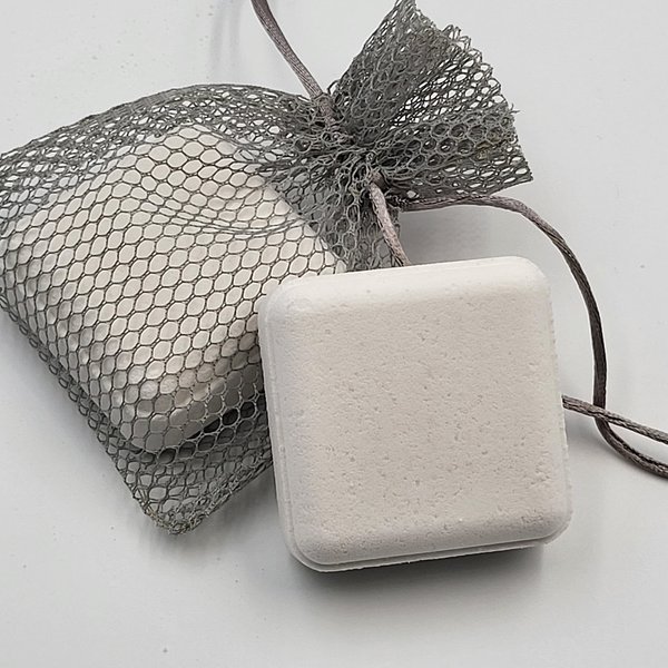 Essential Oil Shower Steamers XL with mesh Shower Steamer Bag and Glossy Laminate Box. (Eucalyptus Lemon Menthol)