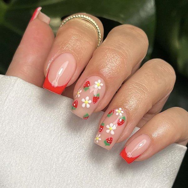 24 Pcs Red French Tip Press on Nails Medium Square Fake Nails with Glue Cute Strawberry Flower False Nails Kit Spring Nails Press ons Glossy Full Cover Nails with Glue Nails for Women Girls